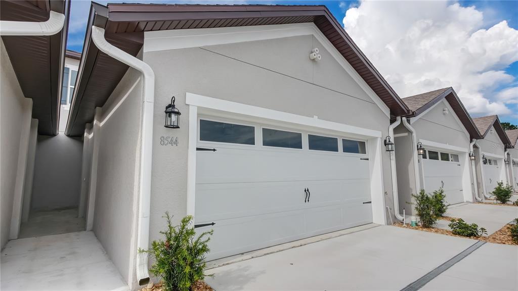 8544 Magnificent Ln in Groveland, FL - Building Photo