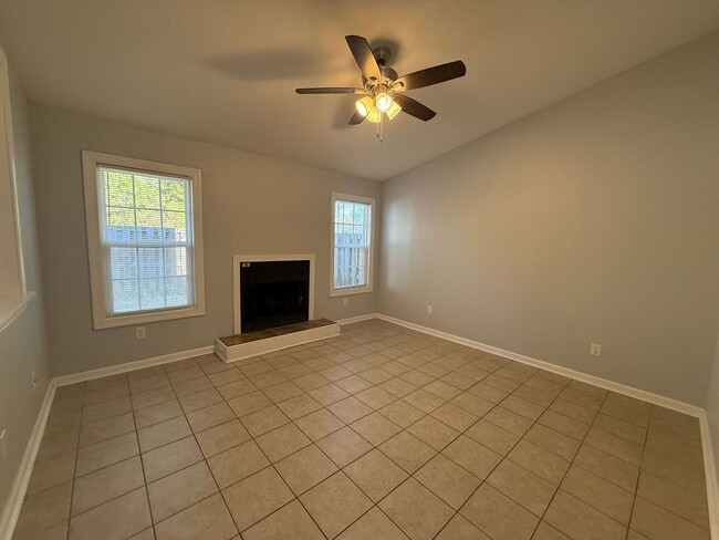 747 Pinewood Dr in Jacksonville, NC - Building Photo - Building Photo