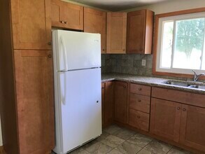 165 Kendall Ave, Unit 1 in Ithaca, NY - Building Photo - Building Photo