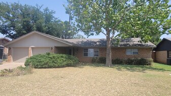 4814 13th St in Lubbock, TX - Building Photo