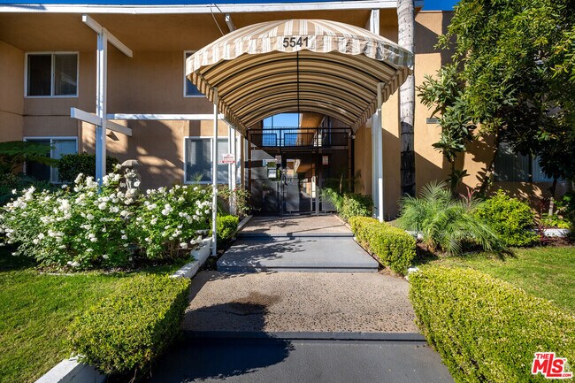 property at 5541 Newcastle Ave