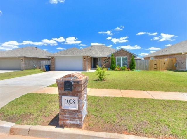 1008 S Appaloosa Ln in Mustang, OK - Building Photo
