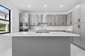 15441 SW 20th Ln in Miami, FL - Building Photo - Building Photo