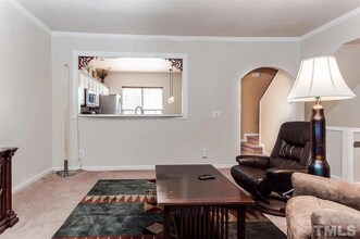 608 Sutter Gate Ln in Morrisville, NC - Foto de edificio - Building Photo