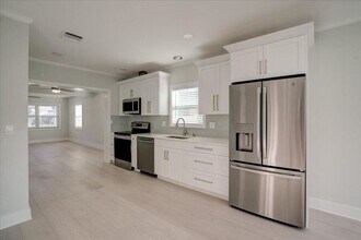 320 NW 6th Ave in Delray Beach, FL - Foto de edificio - Building Photo