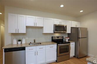 875 Elm St in Manchester, NH - Building Photo - Building Photo