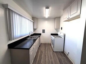 305 California Blvd in Pasadena, CA - Building Photo - Building Photo