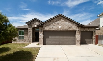 383 Leadtree Loop in Mustang Ridge, TX - Building Photo