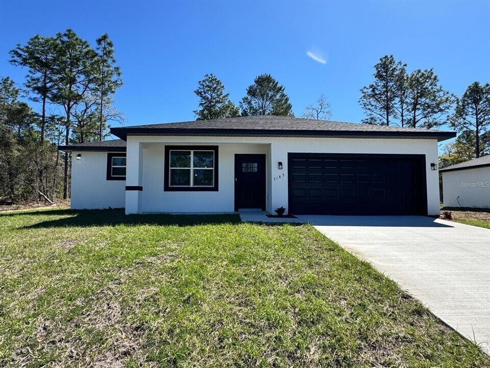 7185 N Tallwood Dr in Citrus Springs, FL - Building Photo