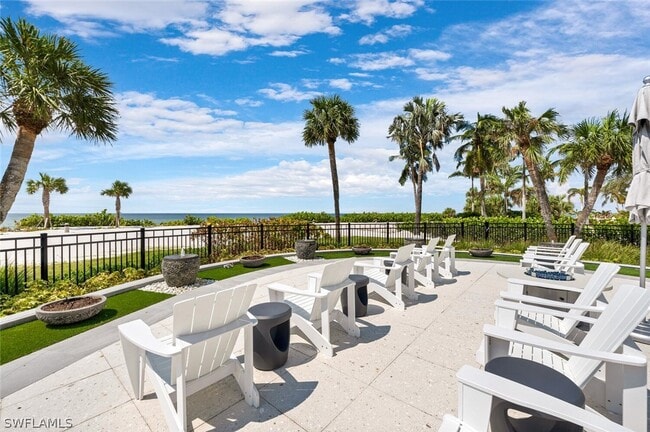 property at 4041 Gulf Shore Blvd N