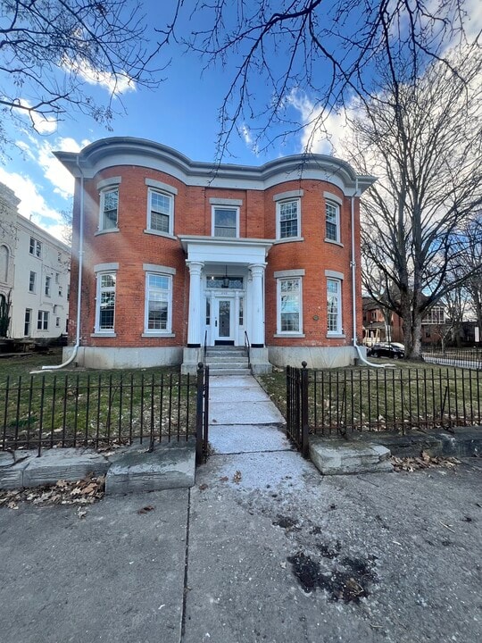 263 Plymouth Ave S in Rochester, NY - Foto de edificio