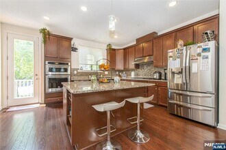 9 Landmark Ln, Unit 1003 in Fair Lawn, NJ - Building Photo - Building Photo