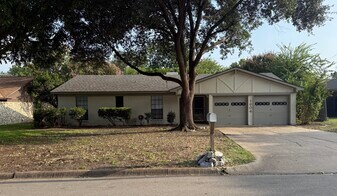 1604 Timbercreek Rd in Benbrook, TX - Building Photo