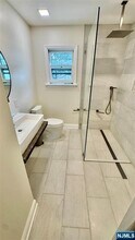121 Crescent in Wyckoff, NJ - Building Photo - Building Photo
