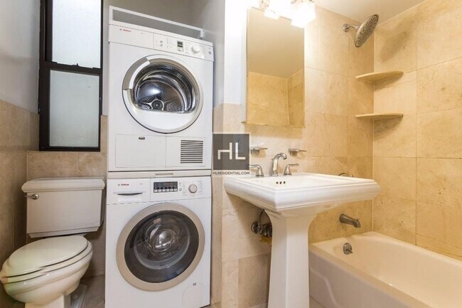 East 18th Street, Unit 2C in New York, NY - Foto de edificio - Building Photo