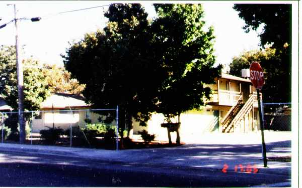 1002-1020 Chicago Ave in Modesto, CA - Building Photo