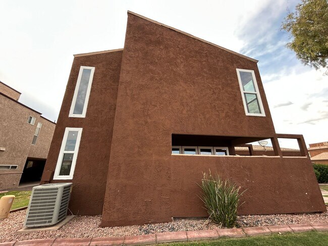 2699 E Silk Oak Dr in Tempe, AZ - Building Photo - Building Photo