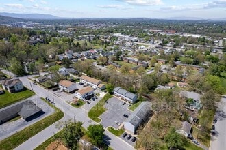 605 Hamlet Ave in Waynesboro, VA - Building Photo - Building Photo