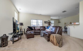 224 S Bridge Ave, Unit B in Red Bank, NJ - Building Photo - Building Photo