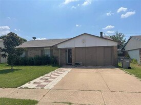 630 Valley View Dr in Allen, TX - Building Photo