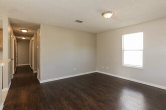 3668 Wood Creek Ln in Jacksonville, FL - Building Photo - Building Photo