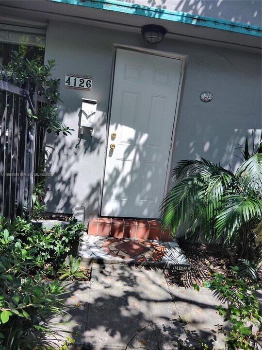 4126 SW 16th Terrace in Miami, FL - Building Photo