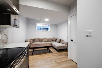 9337 87 Ave NW in Edmonton, AB - Building Photo - Building Photo