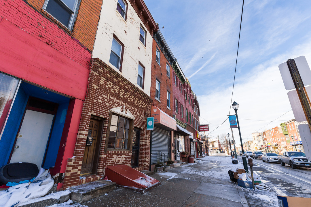 2606 W Girard Ave in Philadelphia, PA - Building Photo