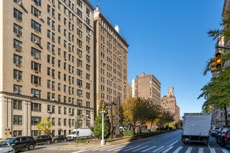 1172 Park Ave in New York, NY - Foto de edificio - Building Photo