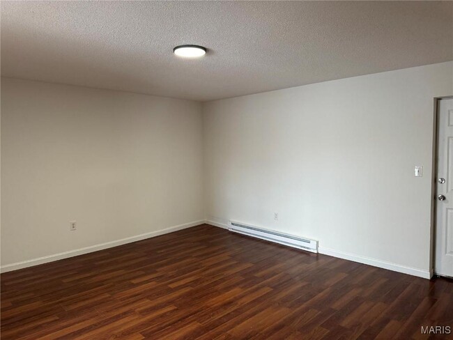 215 E Cherry St in Troy, MO - Building Photo - Building Photo