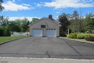 17 Glenwood Ave in Randolph, NJ - Building Photo - Building Photo
