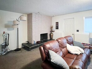 3607 Rhone Cir in Anchorage, AK - Building Photo - Building Photo