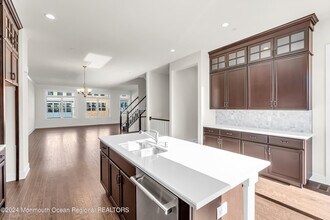 6 Augustus Dr in Middletown, NJ - Building Photo - Building Photo