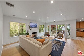 3520 Mandeville Canyon Rd in Los Angeles, CA - Building Photo - Building Photo
