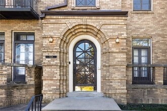 7358 Pershing Ave in University City, MO - Building Photo - Building Photo