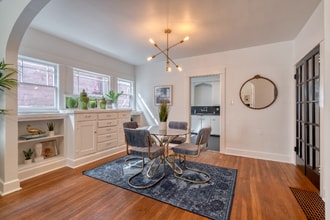 2215 SE Powell Blvd in Portland, OR - Building Photo - Building Photo