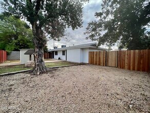 4142 N 9th Ave-Unit -B in Phoenix, AZ - Building Photo - Building Photo