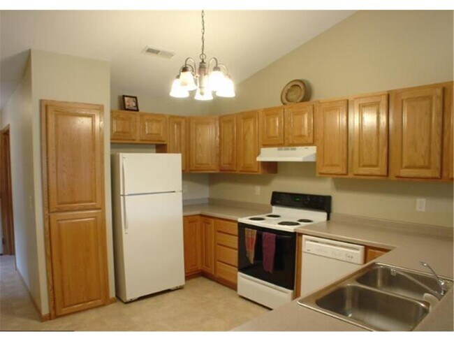 1415 Broadway St-Unit -5 in Hammond, WI - Building Photo - Building Photo