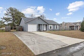 318 Quail Ridge Rd in Jacksonville, NC - Building Photo - Building Photo