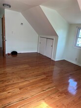 29 Molyneaux Rd in Valley Stream, NY - Building Photo - Building Photo