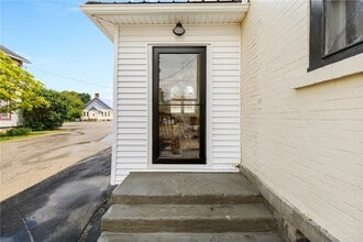 42 Lake St in Leroy, NY - Building Photo - Building Photo