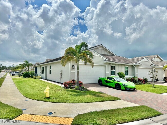 1064 Tranquil Brk Dr in Naples, FL - Foto de edificio - Building Photo