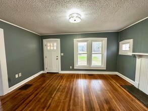 3003 Tyree Springs Rd in Hendersonville, TN - Foto de edificio - Building Photo