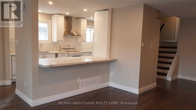 property at 2499 Cobbinshaw Cir