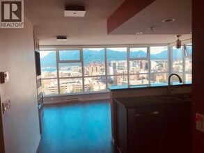 125 Milross Ave in Vancouver, BC - Building Photo - Building Photo