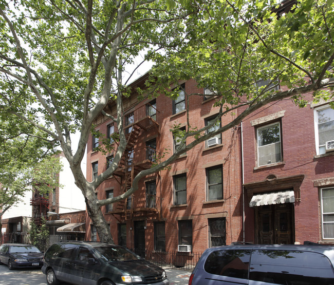 109 Luquer St in Brooklyn, NY - Foto de edificio - Building Photo