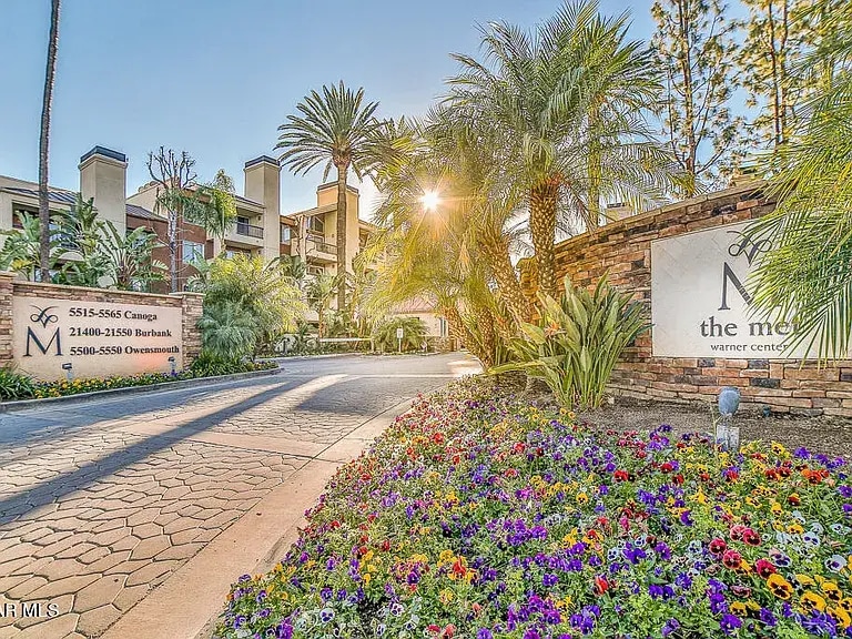 5500 Owensmouth Ave, Unit 110 in Woodland Hills, CA - Building Photo