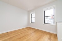 16 Elko St, Unit #11 in Boston, MA - Foto de edificio - Building Photo