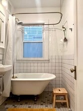 2050 Sharon St, Unit 2050 in Detroit, MI - Building Photo - Building Photo