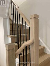 8-18 Eaton Park Ln in Toronto, ON - Building Photo - Building Photo